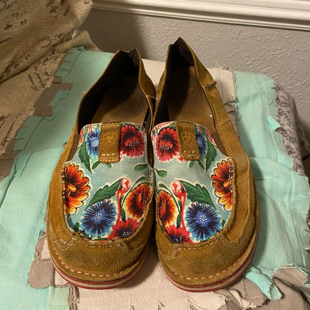 Ariat Cruisers